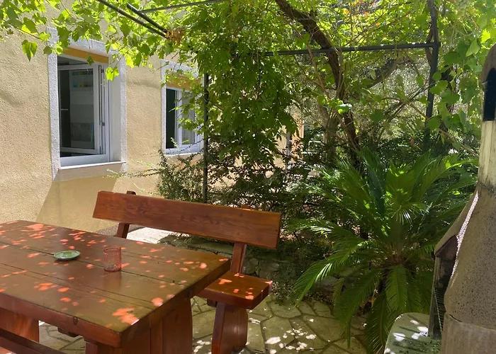 Apartments Topic & Krk Central Location