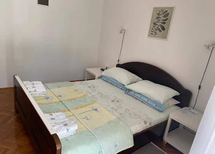 Apartments Topic & Krk Central Location