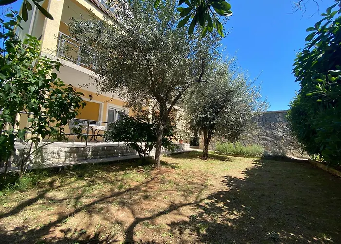 Apartments Topic & Krk Central Location